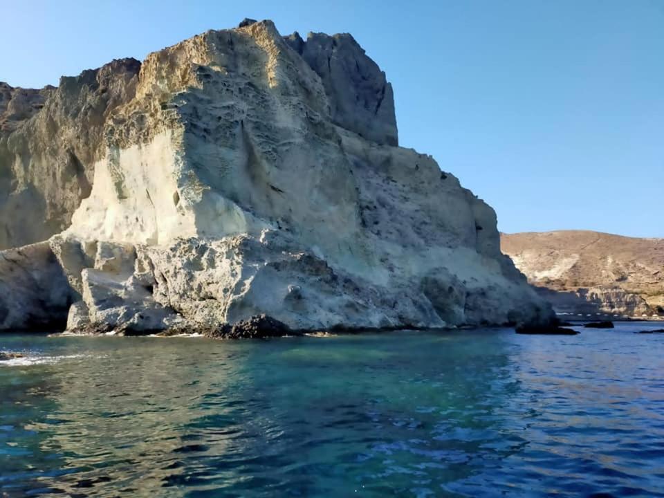 Rodothea And Adams On The Beach, Santorini โมโนลิธอส ภายนอก รูปภาพ