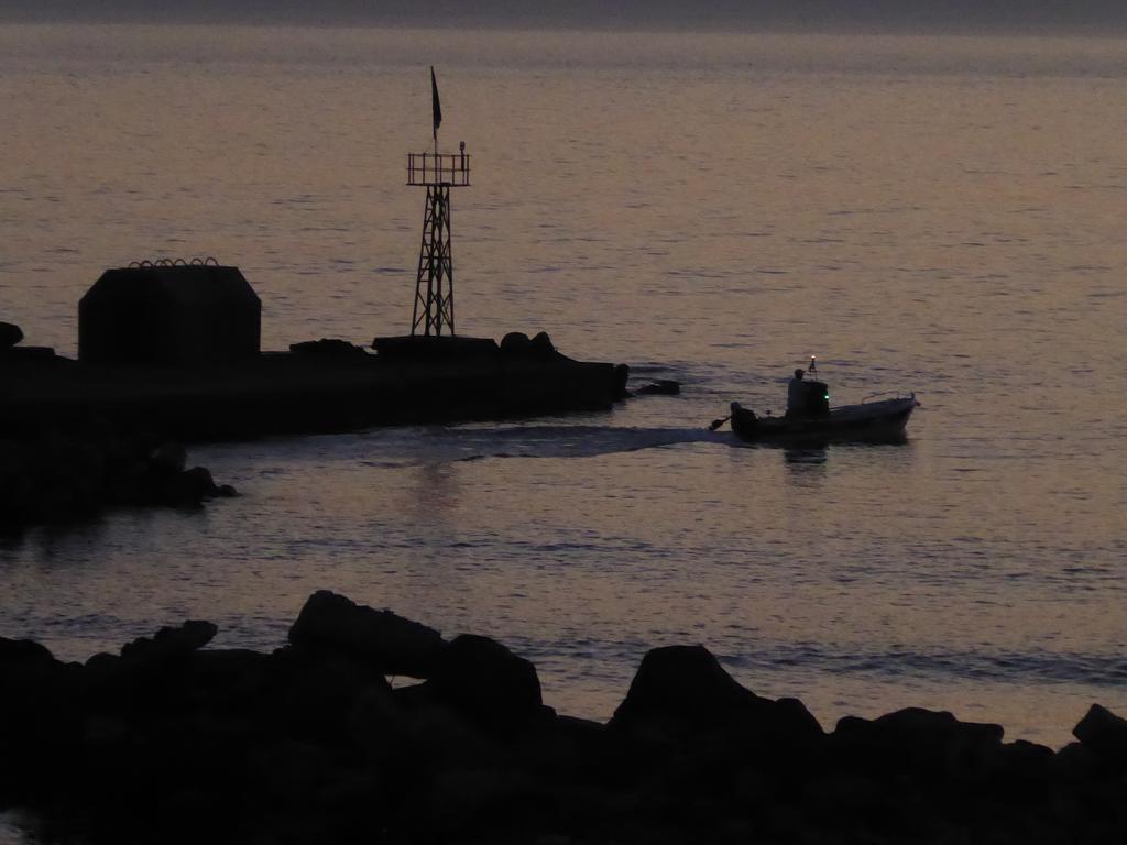 Rodothea And Adams On The Beach, Santorini โมโนลิธอส ภายนอก รูปภาพ